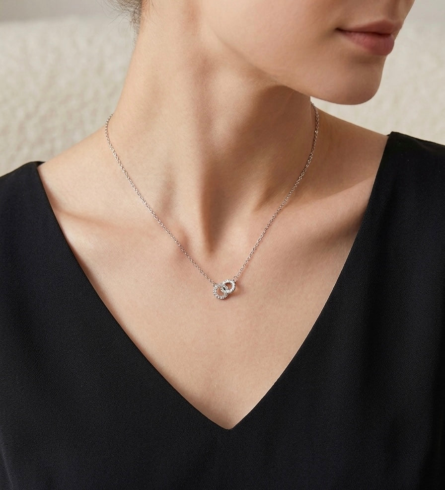 Ein Stück Geborgenheit – Doppel-Ring Halskette aus S925 Sterling Silber