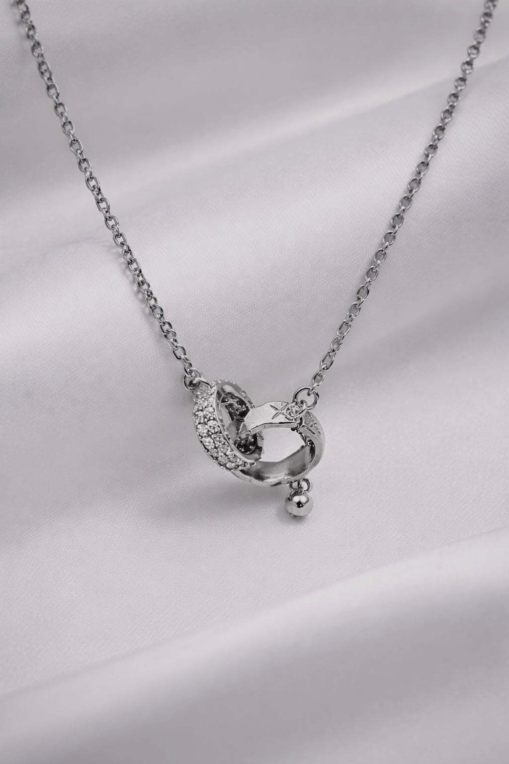Halskette „Glücksringe“ – Zeitlose Eleganz in Silber